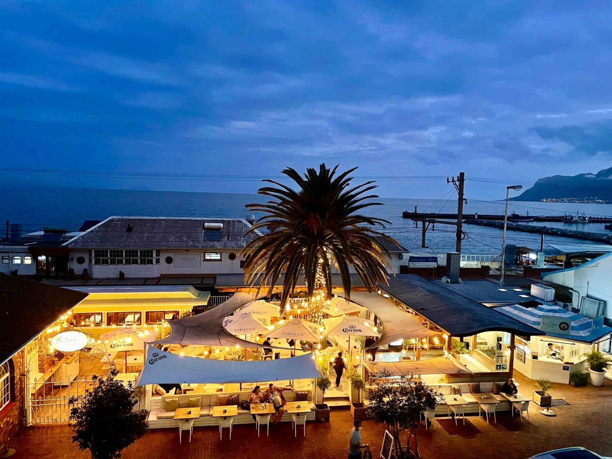 Appartamento Whalehaven Kalk Bay Esterno foto